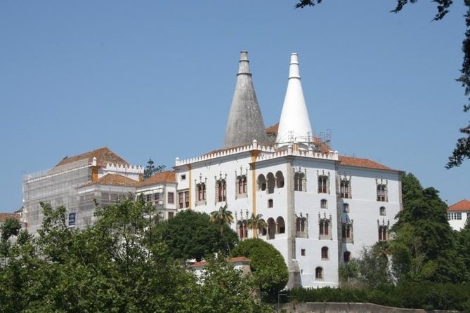 Sintra Gardens Romantic Tour E-Car GPS Guided Audio Route That Informs Amusement - Meeting Point and End Point