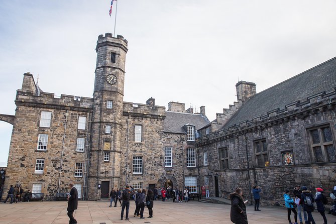 Skip-the-Line Edinburgh Castle Walking Tour - Tour Experience and Activities