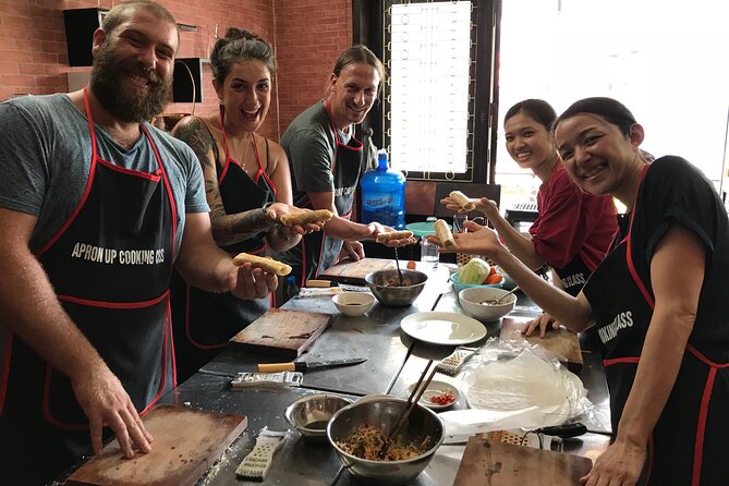 Small Cooking Class Inside the Old Quarter of Hanoi With Market - Exploring the Local Market
