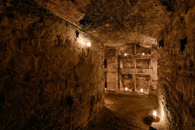 Small Group Edinburgh Night Walking Tour With Underground Vaults - Visit to the Blair Street Vaults