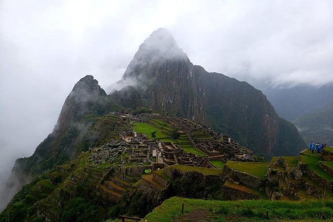 Small-Group Tour: Guide Service in Machu Picchu From Cusco - Pickup and Transportation