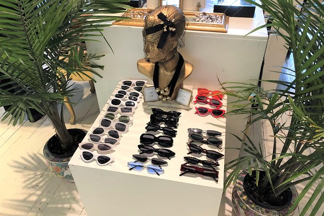 Small-Group Vintage Fashion Shopping Tour With a Style Coach - Tour Details