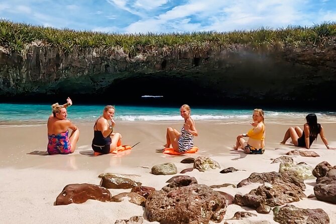 Small Groups SAFARI to Marietas Islands Including Hidden Beach - Small Group Safari Tour