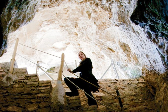 Spectacular Cave Guided Tour From Alicante - Duration and Admission
