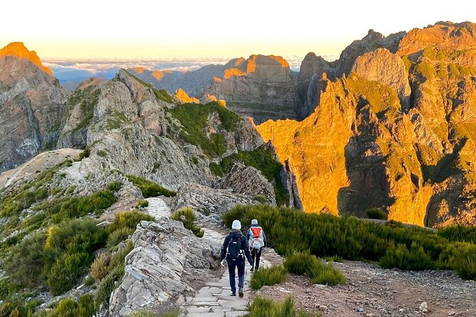 Sunrise Transfer To Pico Do Arieiro, Hike To Pico Ruivo & Return From Teixeira - Overview and Booking Information