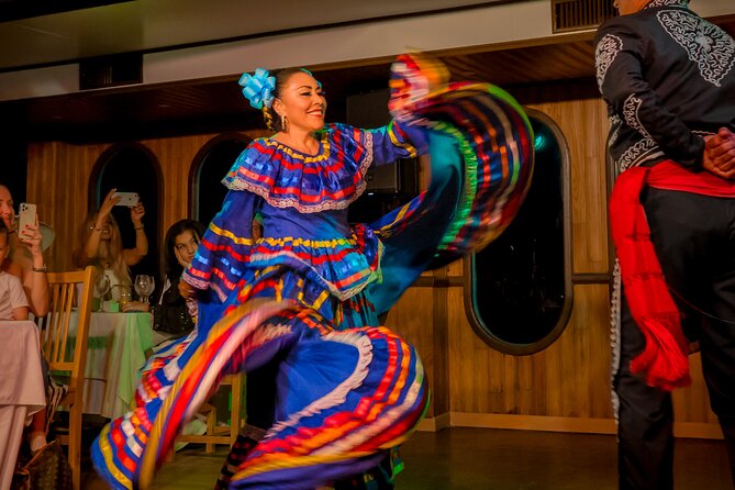 Sunset Premier Dinner and Show Cruise Los Cabos - Exquisite Dinner Options