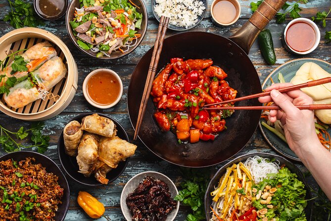 Thai Cooking Class and Visit to the Local Market With Your English-Speaking Guide - Guided Tour of Local Thai Market