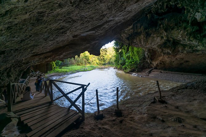 Tham Lod Cave & Pre-Historical Tomb & Bamboo Bridge - Tham Lod Cave: A Spectacular Underground Wonder