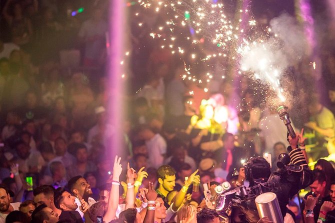 The City Club Cancun - Golden Personal Pass - Location and Party Features