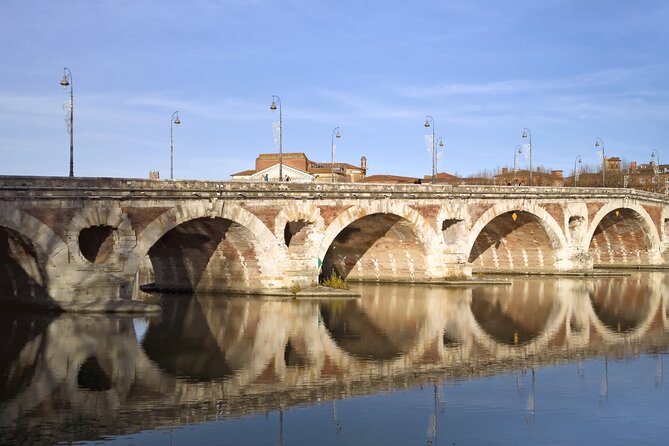 The Glory of Occitania: A Self-Guided Audio Tour of Medieval and Modern Toulouse - Exploring the Medieval Architecture
