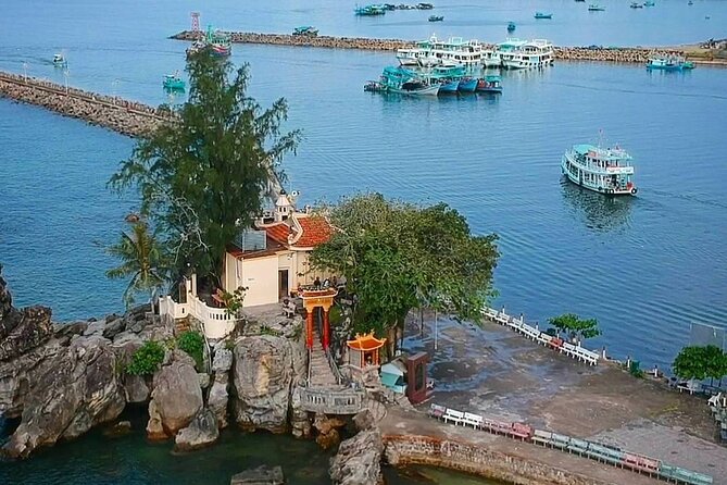 Tour Around Quoc Island by an Luxury AC Minibus - Scenic Routes and Photo Opportunities