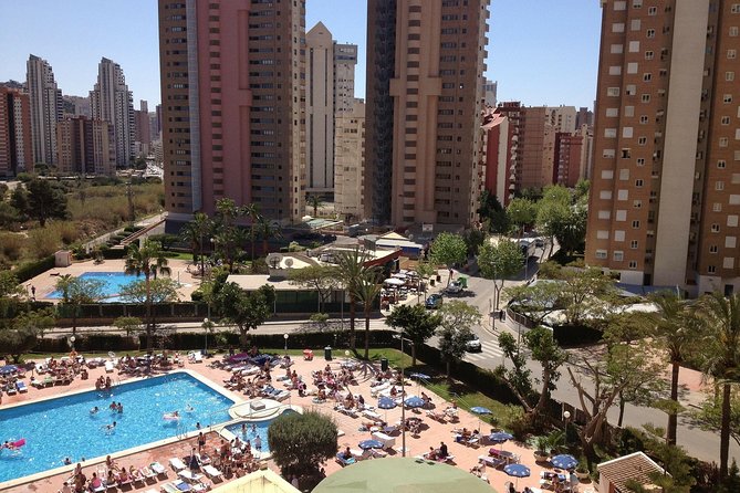 Transfer From Benidorm to Alicante Airport in Private Minivan Max. 6 Passengers - Overview of the Transfer Service
