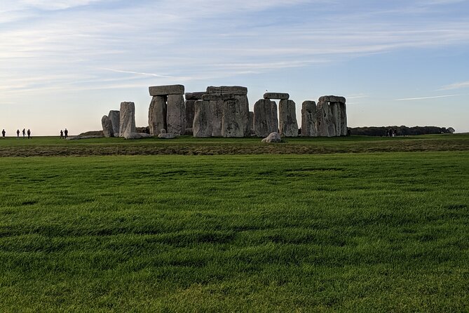 Transfer From Southampton to London With Stop at Stonehenge Tickets Included - Pricing and Guarantee