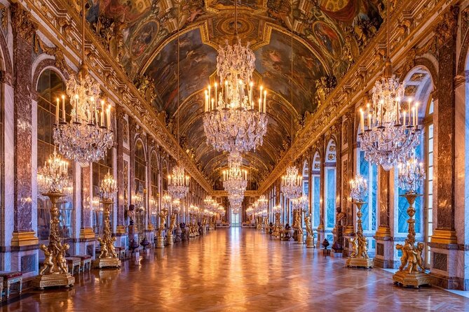 Skip the Line Guided Tour to Versaillles Palace and Gardens - Maximum Travelers per Tour