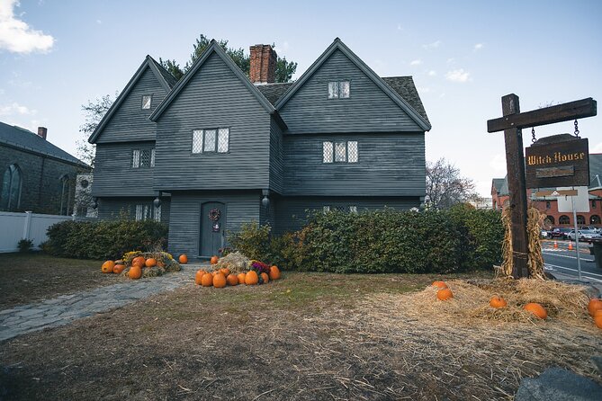 Ultimate Historic Salem and Witch Trials Self-Guided Walking Tour - Tour Features and App Experience