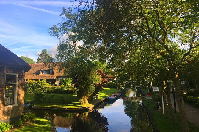 Unique Dutch Villages Zaanse Schans, Dutch Farm and Giethoorn Tour Incl Boat - Tour Highlights