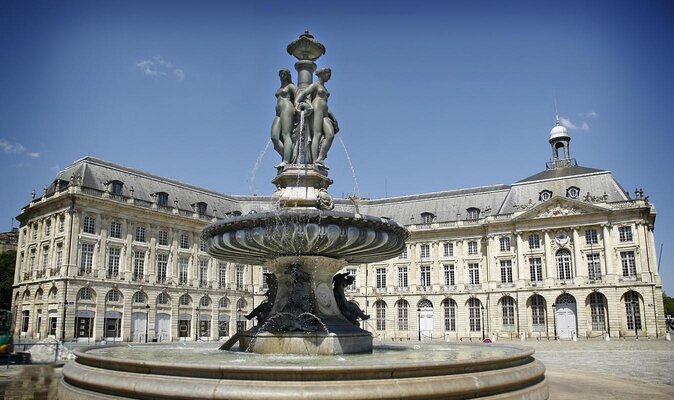 Visit of Bordeaux Unesco in a Classic Car & Delicacies - Classic Car Tour: A Unique Perspective