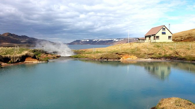 Visit the Volcanoes - Half Day Private Tour - up to 9 Passengers - Private Tour Details