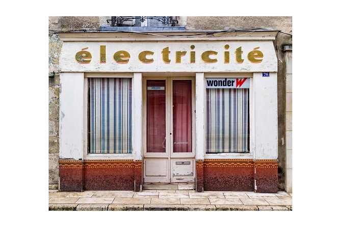 Walking Photography Tour of Amboise Conducted in English - Tour Overview and Details