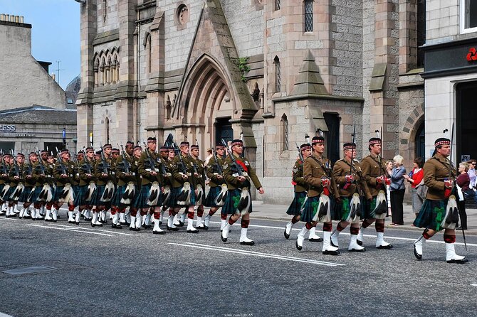 Welcome to Aberdeen: Private 2-hour Highlights Walking Tour - Product Details