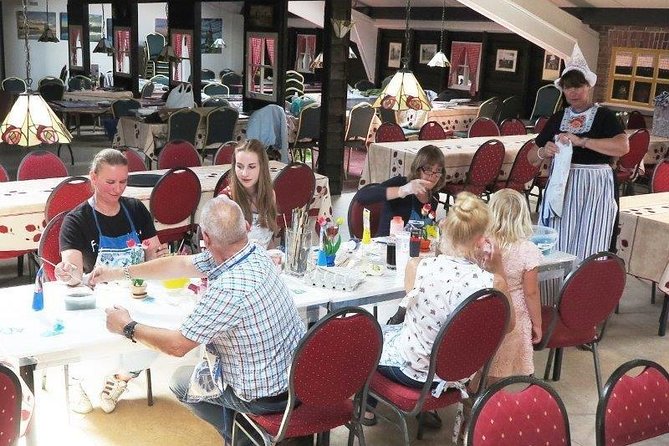 Wooden Shoes Painting Private Workshop in Simonehoeve - Activity Overview