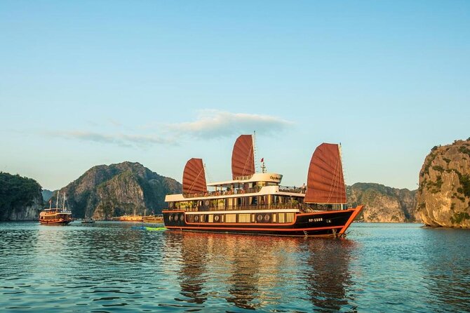 2 Days and 1 Night Tour on Cozy Boutique Cruise in Lan Ha Bay