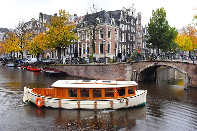 2 Hour Exclusive Canal Boat Cruise W/ Live Guide and Onboard Bar