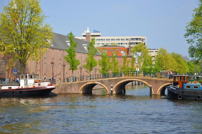 2 Hour Exclusive Canal Cruise: Including Drinks & Live Guide