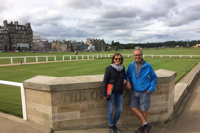 2 Hour Walking Tour With Luxury Cocktail in St. Andrews