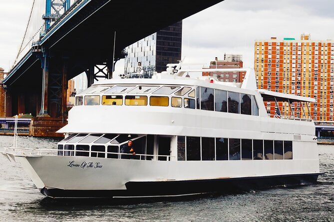 2 HR - NYC Cocktail Making Class on a Yacht! Car Tour!