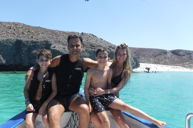 1 Day Espiritu Santo Island Wonders, Sea Lions and Paddleboard Adventure - Meeting Point and Start Time