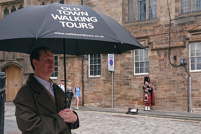 1-Hour Historical Walking Tour Discovering Edinburghs Old Town - Whats Included and Meeting Details