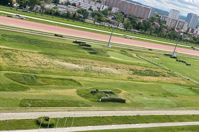1 Hour of Life-Size 9-Hole Mini Golf in Toulouse - Suitable for All Travelers