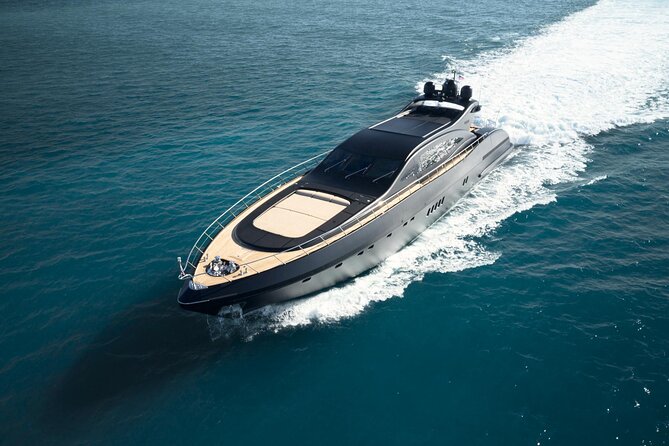 108 Ft Neoprene Overmarine Yacht - Date and Traveler Selection