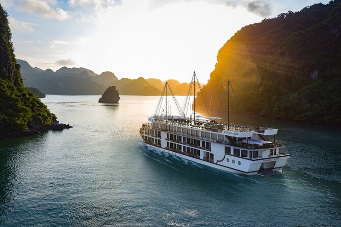 2-Day Tour in the Charming Halong Bay With 5-Star Cruise - Explore Halong Bays Beauty