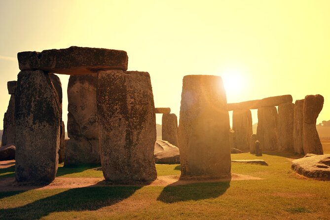 2-Day Windsor, Stonehenge, Bath & Oxford Tour Including Admission - Tour Overview