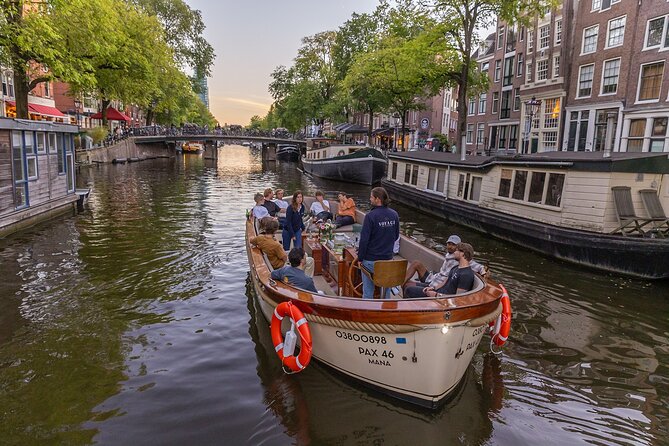 2 Hour Exclusive Canal Cruise: Including Drinks & Live Guide - Overall Positive Reviews of the Canal Cruise