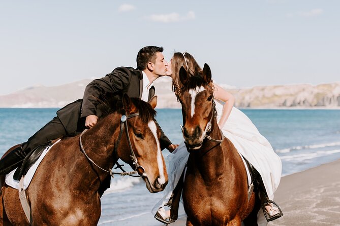 2-Hour Private Romantic Horse Riding Experience in Santorini - Meeting and Pickup