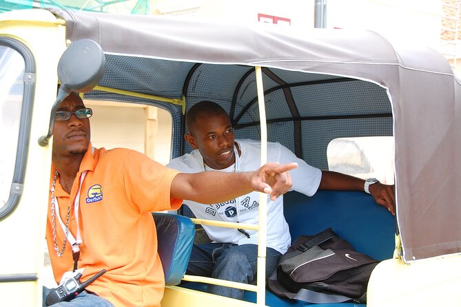 2-Hour Tuktuk Rental With an Experienced Guide and Driver - Cultural and Landmark Stops