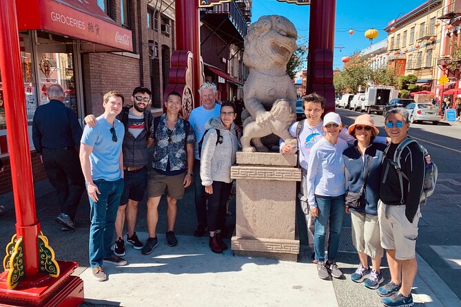 2-Hour Victoria Highlights Private Walking Tour - Tour Duration and Type