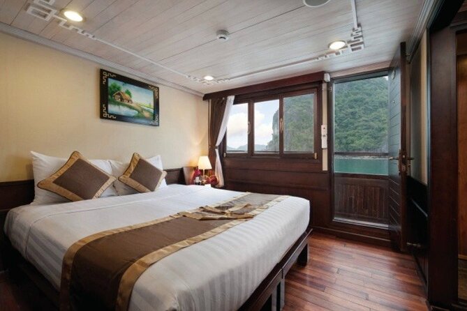 2D1N Halong Bay on Luxury Le Journey Cruise: SQUID FISHING, KAYAK, MEALS - Kayaking Adventure
