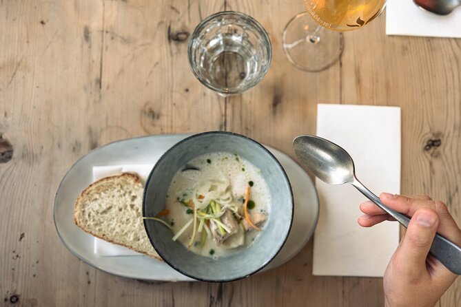 3 Hour Guided Food Walk Tour in Alesund, Norway - Meeting and Pickup Information