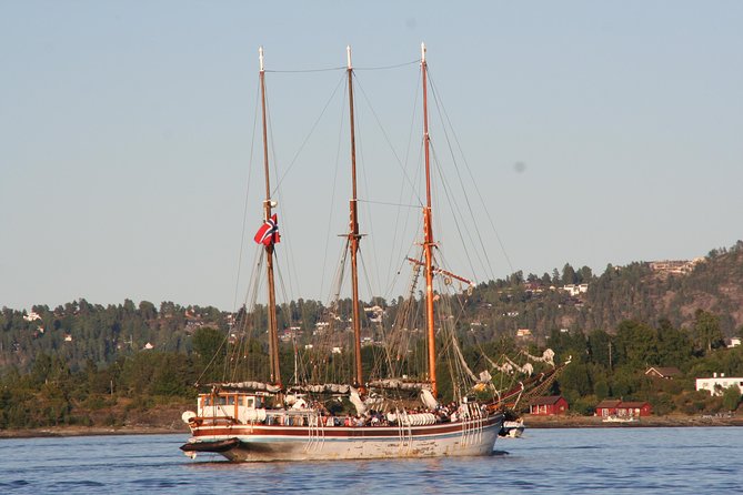 3-Hour Norwegian Evening Cruise Aboard a Wooden Sailing Boat on the Oslo Fjord - Onboard Amenities and Snacks