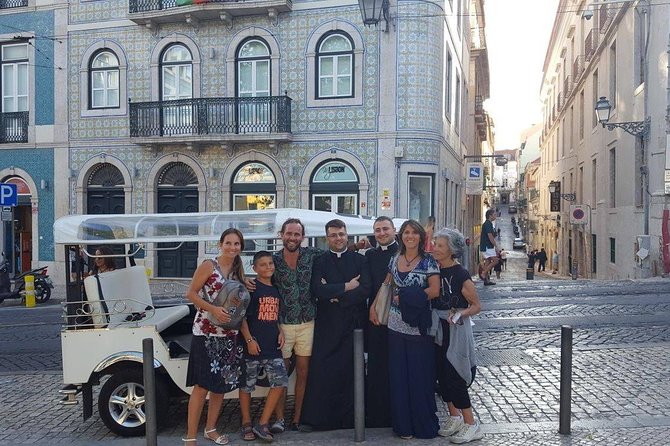 3 Hour Private ECO Tuk Tuk Tour of Lisbon With Cherry Liqueur - Tour Highlights and Activities