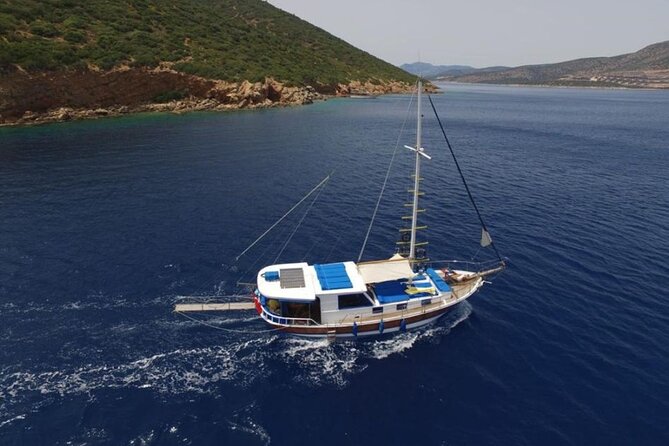 3-Hour Private Sunset Boat Tour With Dinner in Bodrum - Itinerary Highlights
