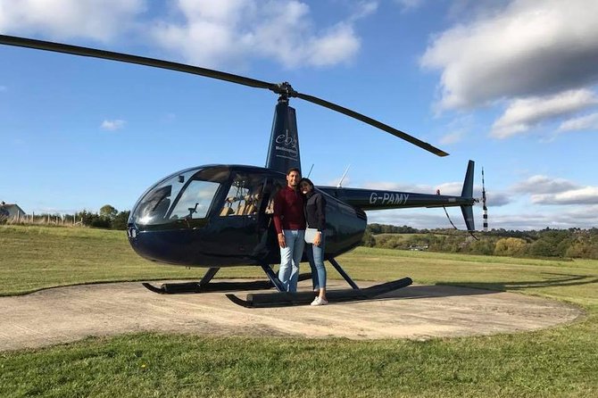 35 Minute London Sightseeing Flight for 2 With Champagne - Logistics