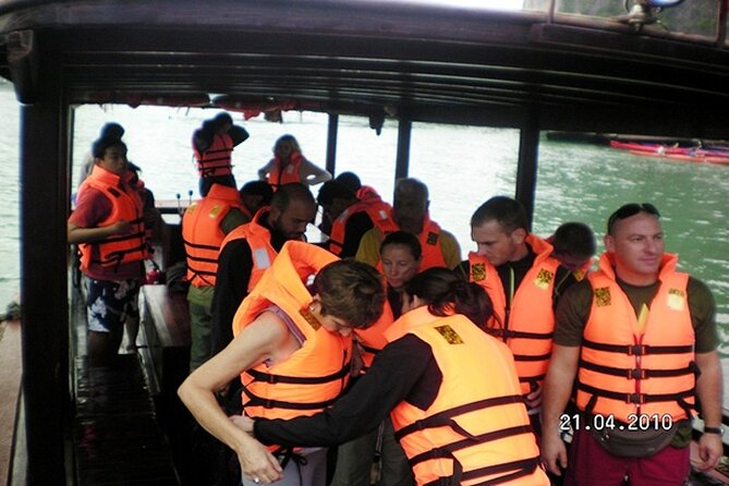 3d/2n EXCITING Tour - LAN HA BAY, CAT BA ISLAND, BIKING, KAYAKING, TREKKING - Selecting Date and Travelers