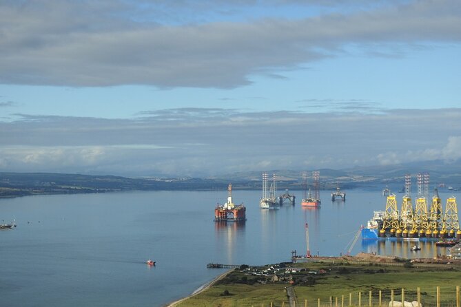 4.5 Hour Private Car Tour to Loch Ness for Up to 3 People - Meeting and Pickup