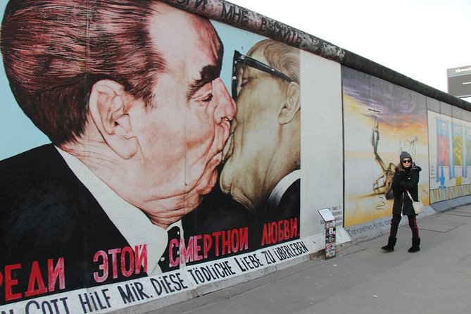 4h Graffiti Private City Tour With Vehicle and Photographer Guide - Booking and Pricing