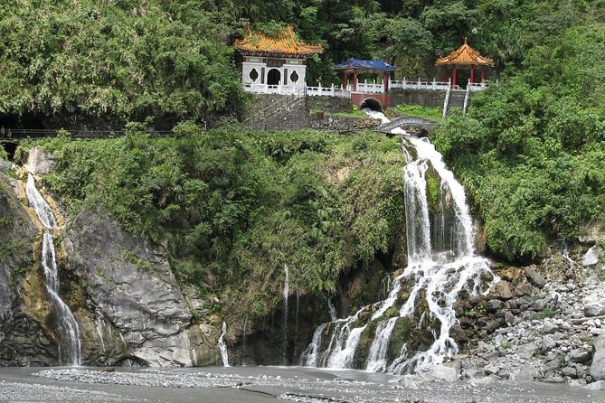 5-DAY Fascinating Formosa SIC Tour (Min. 4 Pax) - Tour Capacity